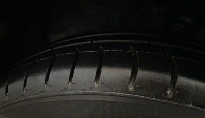 2017 Maruti Celerio VXI, Petrol, Manual, 59,565 km, Left Front Tyre Tread