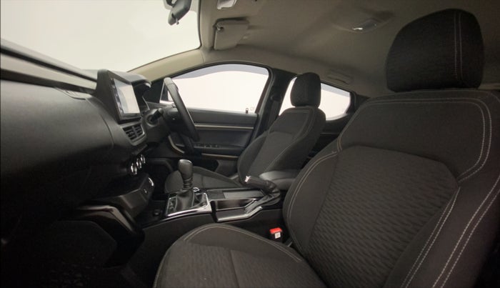 2021 Renault Kiger RXZ AMT DUAL TONE, Petrol, Automatic, 18,903 km, Right Side Front Door Cabin
