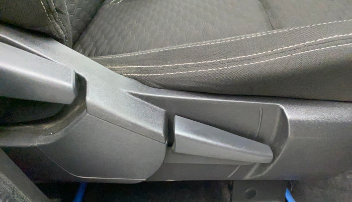 2021 Renault Kiger RXZ AMT DUAL TONE, Petrol, Automatic, 18,903 km, Driver Side Adjustment Panel
