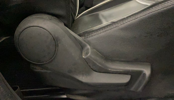 2023 Maruti Swift LXI, Petrol, Manual, 37,806 km, Driver Side Adjustment Panel