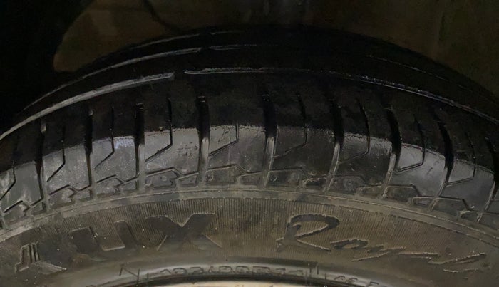 2023 Maruti Swift LXI, Petrol, Manual, 37,806 km, Left Front Tyre Tread