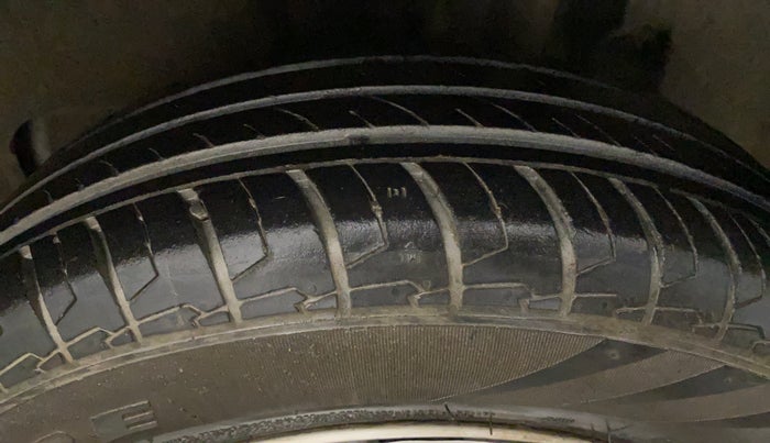 2023 Maruti Swift LXI, Petrol, Manual, 37,806 km, Left Rear Tyre Tread
