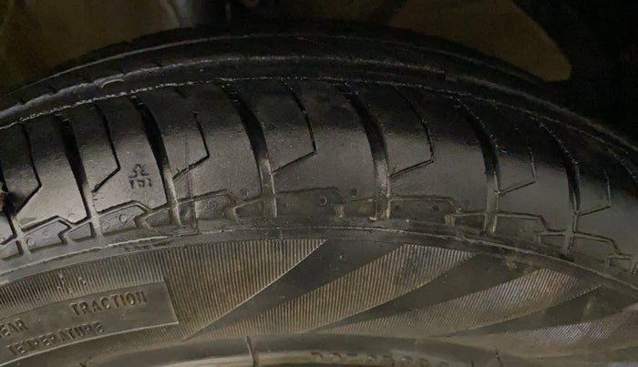 2023 Maruti Swift LXI, Petrol, Manual, 37,806 km, Right Front Tyre Tread