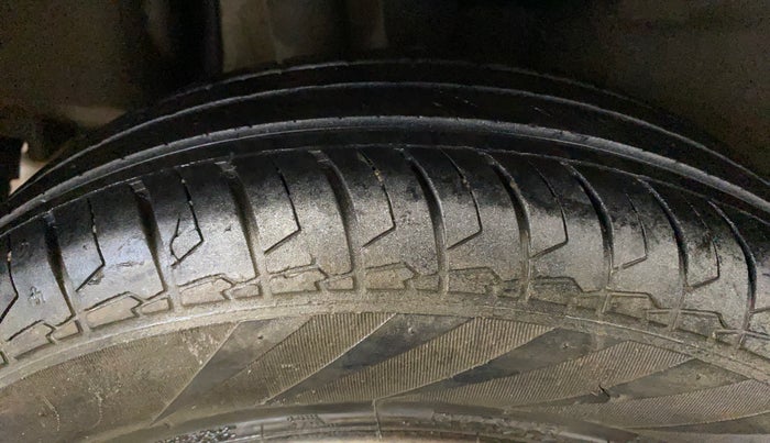 2023 Maruti Swift LXI, Petrol, Manual, 37,806 km, Right Rear Tyre Tread