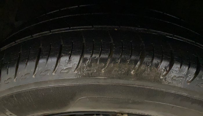 2020 Maruti Baleno DELTA PETROL 1.2, Petrol, Manual, 25,691 km, Left Front Tyre Tread