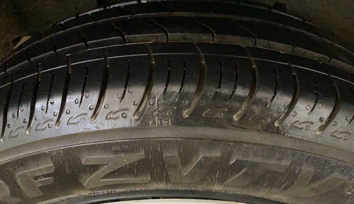 2020 Maruti Baleno DELTA PETROL 1.2, Petrol, Manual, 25,691 km, Right Rear Tyre Tread