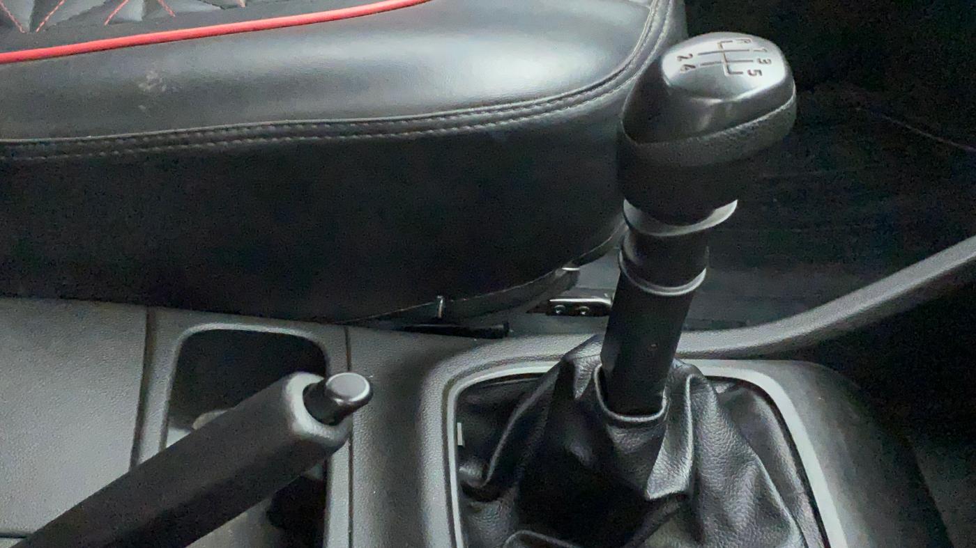 2019 Renault TRIBER RXL MT, CNG, Manual, 65,897 km, Gear Lever
