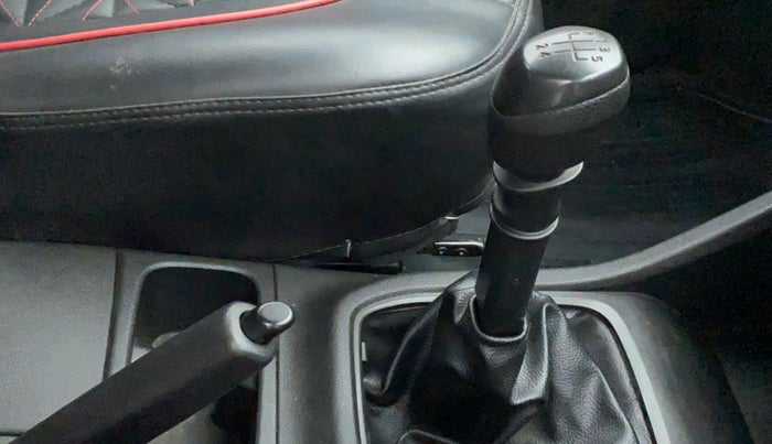 2019 Renault TRIBER RXL MT, CNG, Manual, 65,897 km, Gear Lever