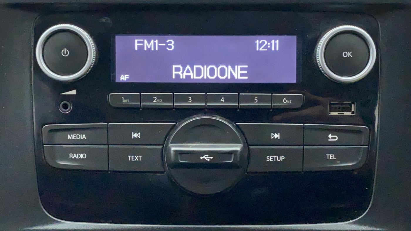 2019 Renault TRIBER RXL MT, CNG, Manual, 65,897 km, Infotainment System