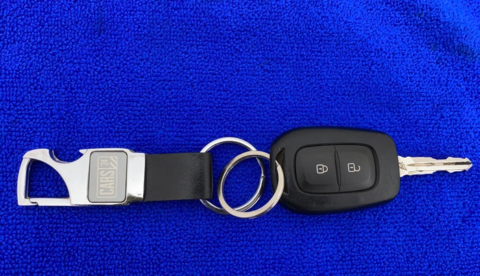 2019 Renault TRIBER RXL MT, CNG, Manual, 65,897 km, Key Close Up