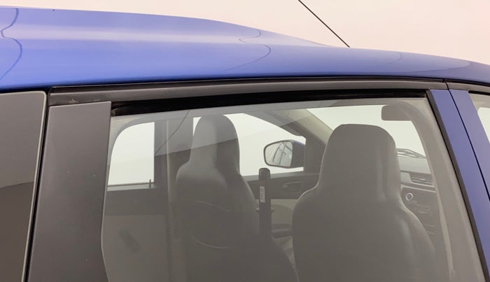 2019 Renault TRIBER RXL MT, CNG, Manual, 65,897 km, Right rear door - Door visor damaged