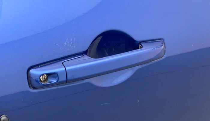 2019 Renault TRIBER RXL MT, CNG, Manual, 65,897 km, Driver-side door - Minor scratches