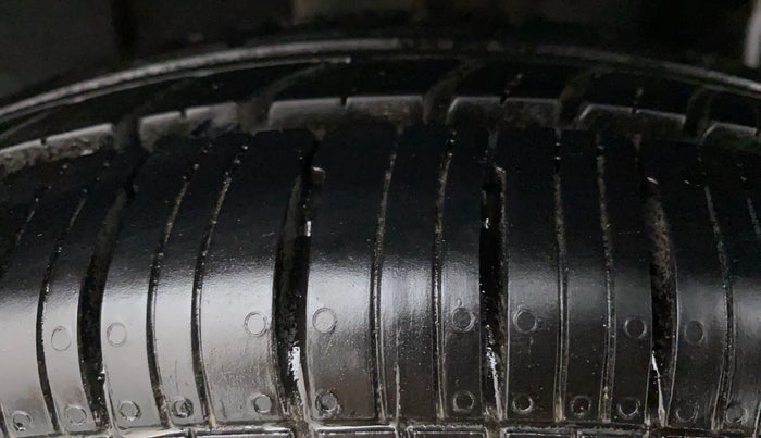 2019 Renault TRIBER RXL MT, CNG, Manual, 65,897 km, Right Rear Tyre Tread