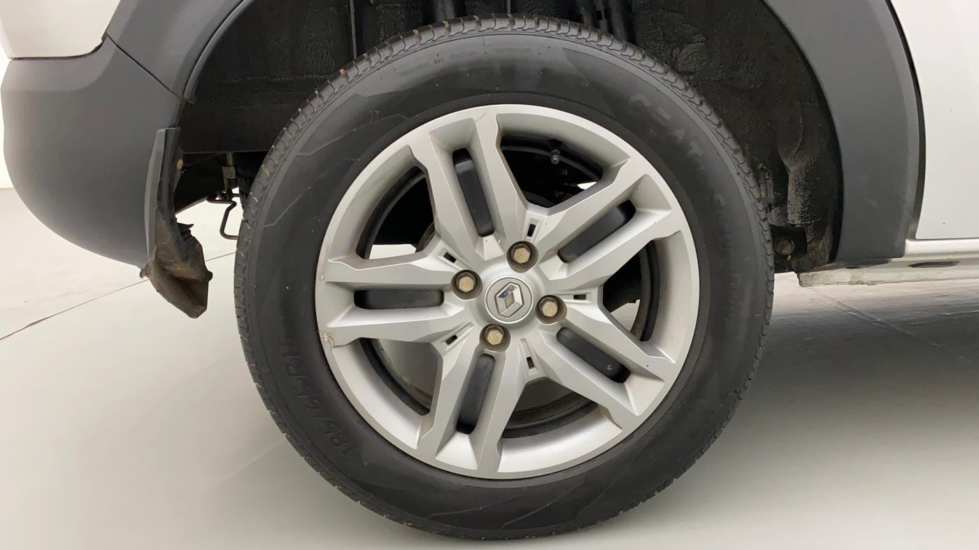 2022 Renault TRIBER RXZ, Petrol, Manual, 23,887 km, Right Rear Wheel