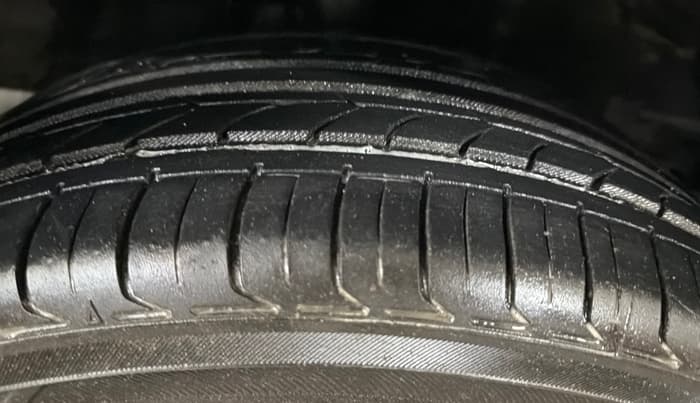 2014 Toyota Corolla Altis VL CVT PETROL, Petrol, Automatic, 86,863 km, Right Front Tyre Tread