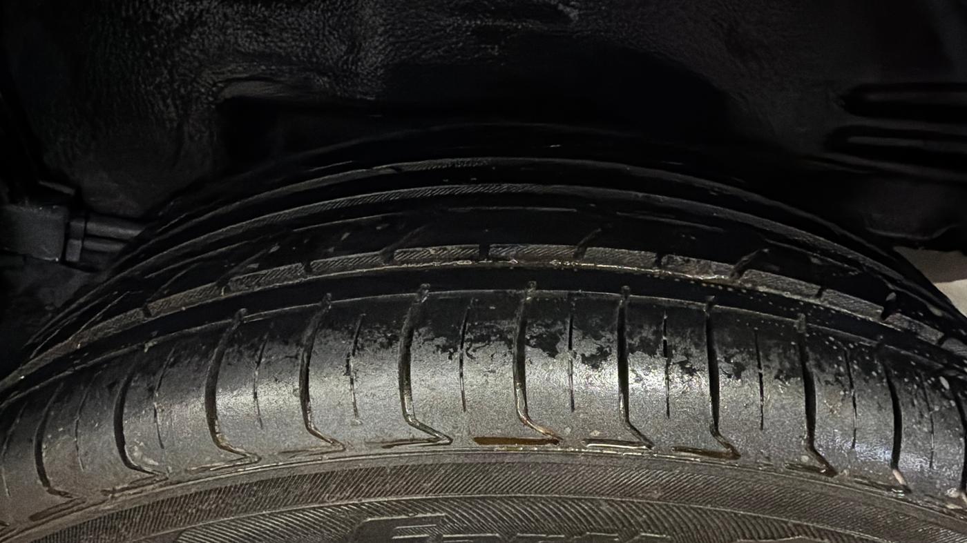 2014 Toyota Corolla Altis VL CVT PETROL, Petrol, Automatic, 86,863 km, Left Rear Tyre Tread
