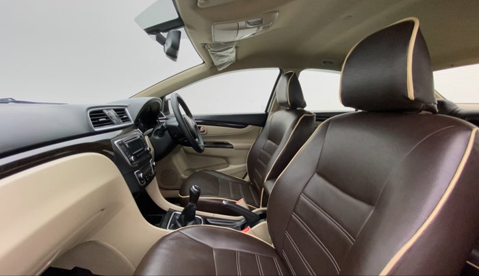 2017 Maruti Ciaz ZETA 1.3 DDIS SHVS, Diesel, Manual, 72,801 km, Right Side Front Door Cabin