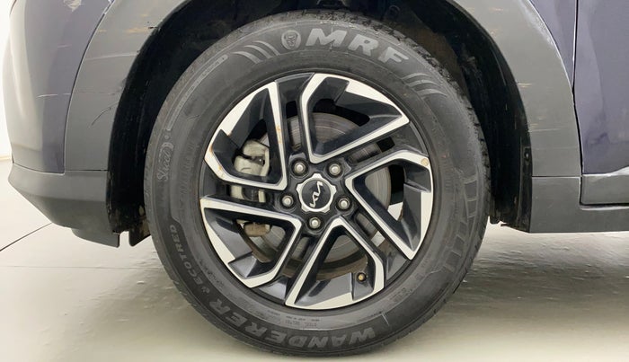 2022 KIA CARENS LUXURY PLUS 1.4 PETROL 7 STR, Petrol, Manual, 13,537 km, Left Front Wheel