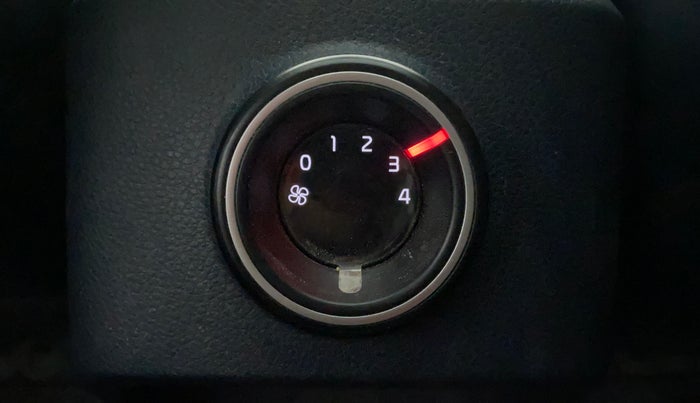 2022 KIA CARENS LUXURY PLUS 1.4 PETROL 7 STR, Petrol, Manual, 13,537 km, Rear AC Temperature Control