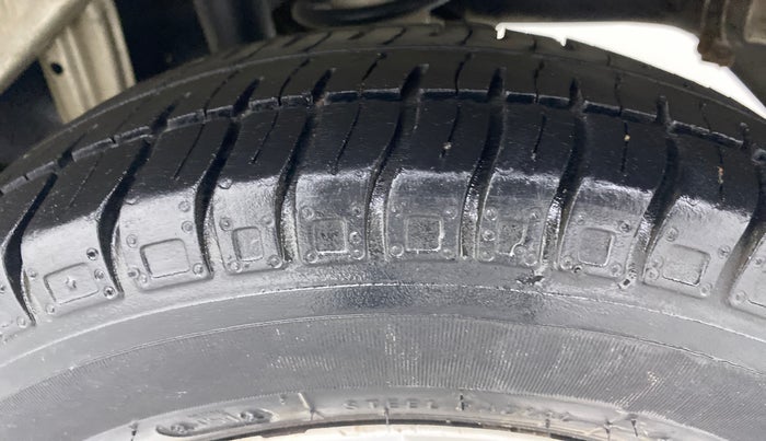 2016 Maruti Alto 800 LXI, Petrol, Manual, 34,395 km, Left Rear Tyre Tread
