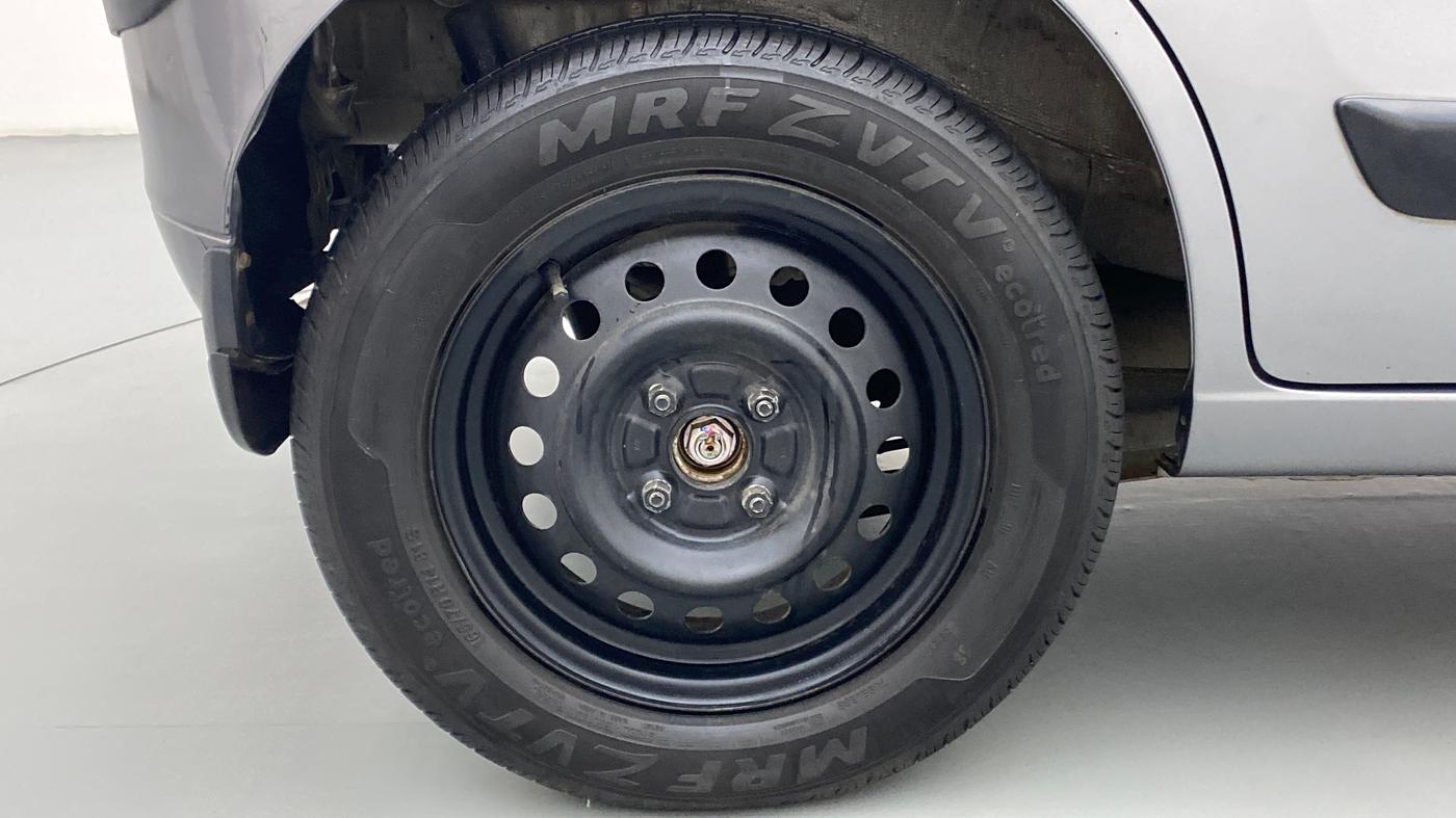 2013 Maruti Wagon R 1.0 VXI, Petrol, Manual, 28,575 km, Right Rear Wheel