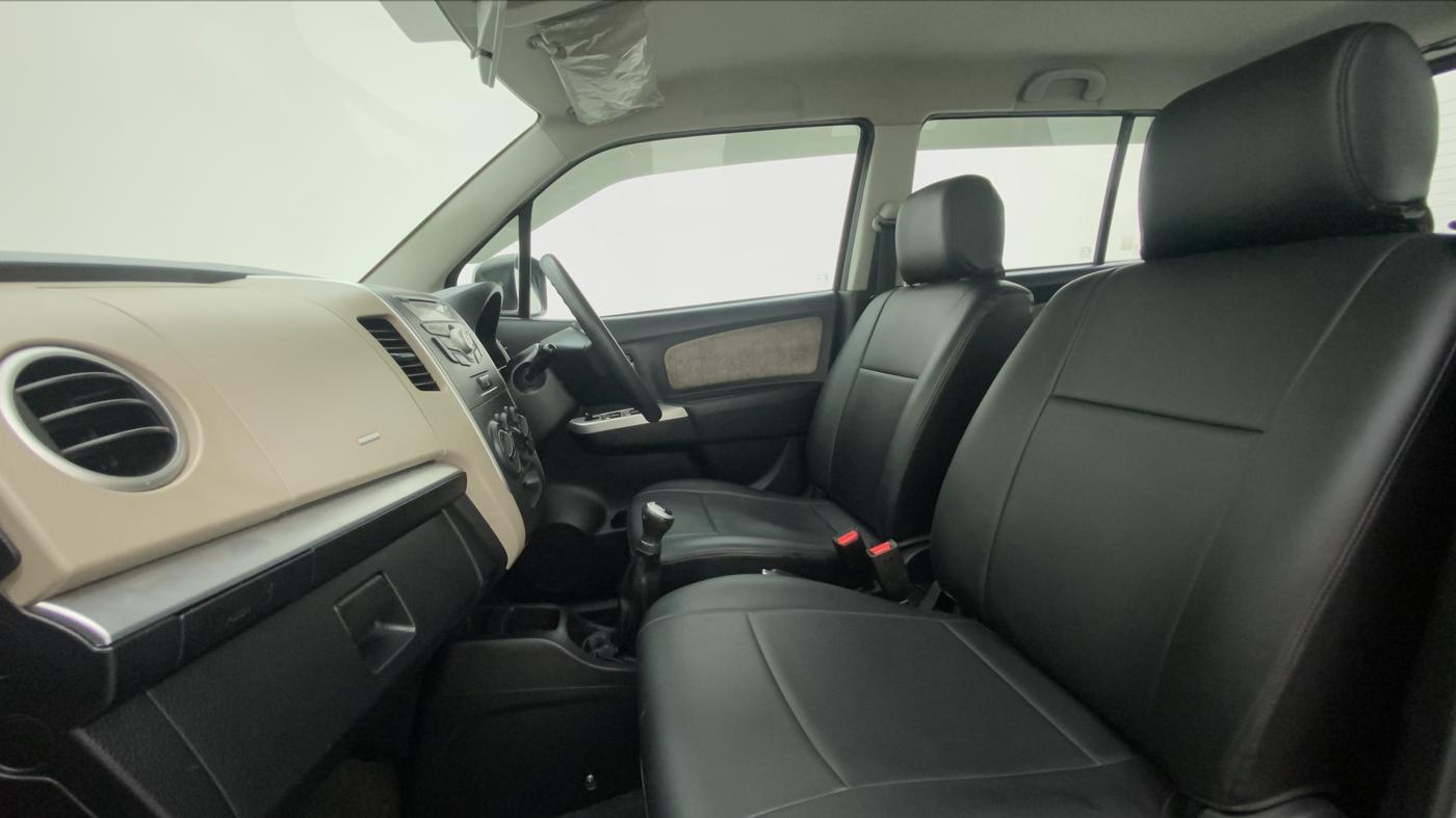 2013 Maruti Wagon R 1.0 VXI, Petrol, Manual, 28,575 km, Right Side Front Door Cabin