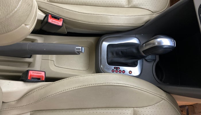 2017 Volkswagen Vento HIGHLINE 1.5 AT, Diesel, Automatic, 92,823 km, Gear Lever