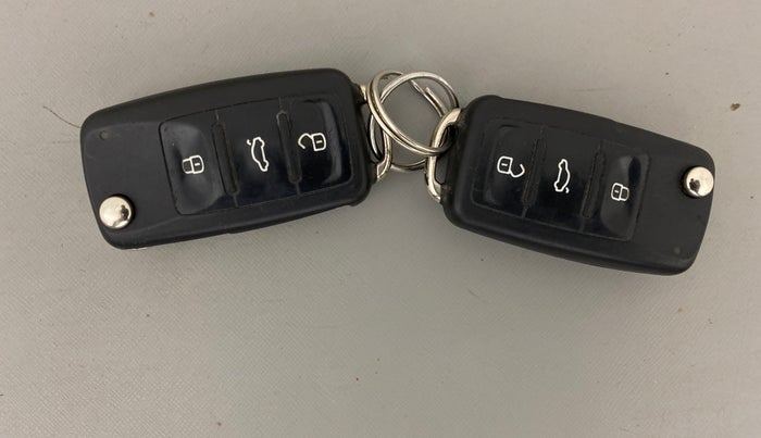 2017 Volkswagen Vento HIGHLINE 1.5 AT, Diesel, Automatic, 92,823 km, Key Close Up