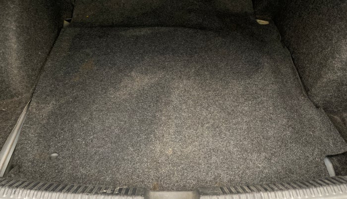 2017 Volkswagen Vento HIGHLINE 1.5 AT, Diesel, Automatic, 92,823 km, Boot Inside