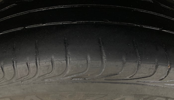 2017 Volkswagen Vento HIGHLINE 1.5 AT, Diesel, Automatic, 92,823 km, Right Rear Tyre Tread