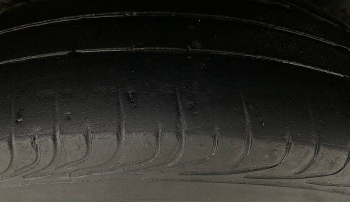 2017 Volkswagen Vento HIGHLINE 1.5 AT, Diesel, Automatic, 92,823 km, Left Rear Tyre Tread