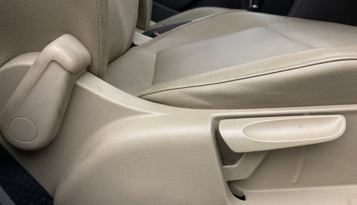 2017 Volkswagen Vento HIGHLINE 1.5 AT, Diesel, Automatic, 92,823 km, Driver Side Adjustment Panel