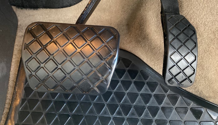 2017 Volkswagen Vento HIGHLINE 1.5 AT, Diesel, Automatic, 92,823 km, Pedals