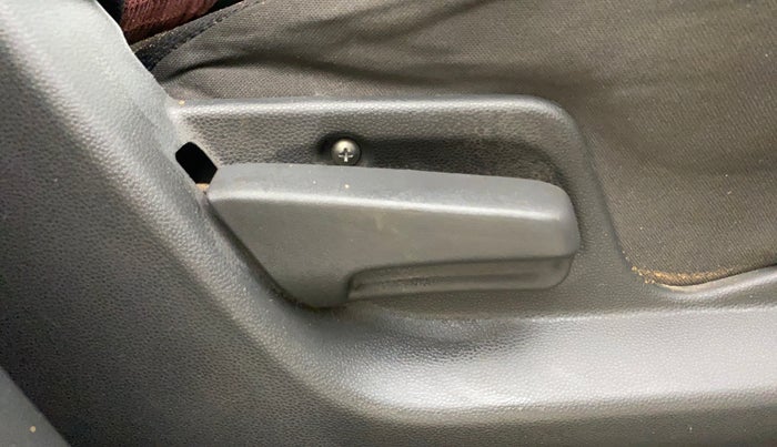 2015 Maruti Ritz VXI, Petrol, Manual, 83,056 km, Driver Side Adjustment Panel