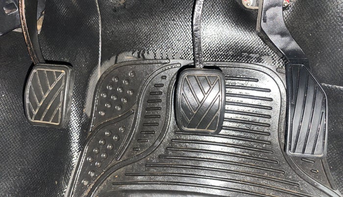 2015 Maruti Ritz VXI, Petrol, Manual, 83,056 km, Pedals