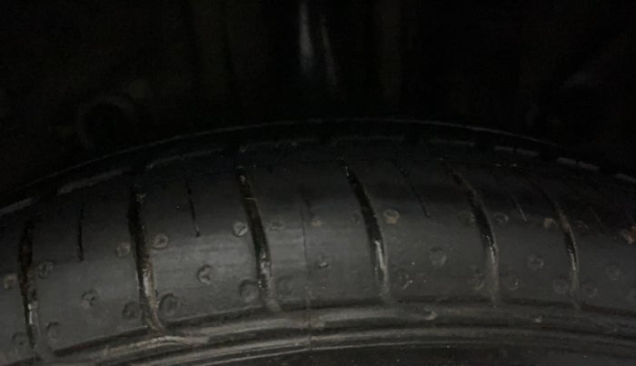 2018 Hyundai Elite i20 ASTA 1.2, CNG, Manual, 65,768 km, Left Rear Tyre Tread