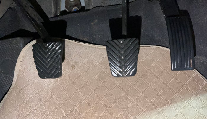 2018 Hyundai Elite i20 ASTA 1.2, CNG, Manual, 65,768 km, Pedals