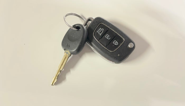 2018 Hyundai Elite i20 ASTA 1.2, CNG, Manual, 65,768 km, Key Close Up