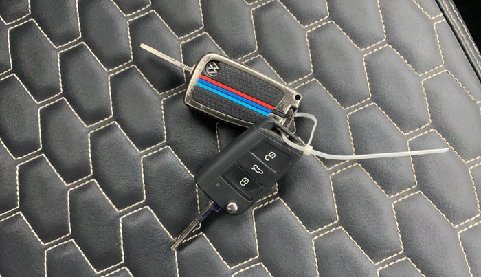 2022 Volkswagen VIRTUS COMFORTLINE TSI 1.0 MT, Petrol, Manual, 46,685 km, Key Close Up