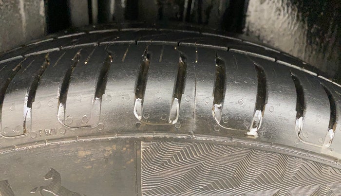 2022 Volkswagen VIRTUS COMFORTLINE TSI 1.0 MT, Petrol, Manual, 46,685 km, Right Rear Tyre Tread