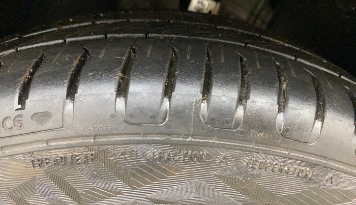 2022 Volkswagen VIRTUS COMFORTLINE TSI 1.0 MT, Petrol, Manual, 46,685 km, Left Front Tyre Tread