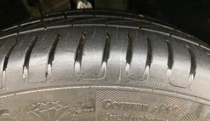 2022 Volkswagen VIRTUS COMFORTLINE TSI 1.0 MT, Petrol, Manual, 46,685 km, Right Front Tyre Tread