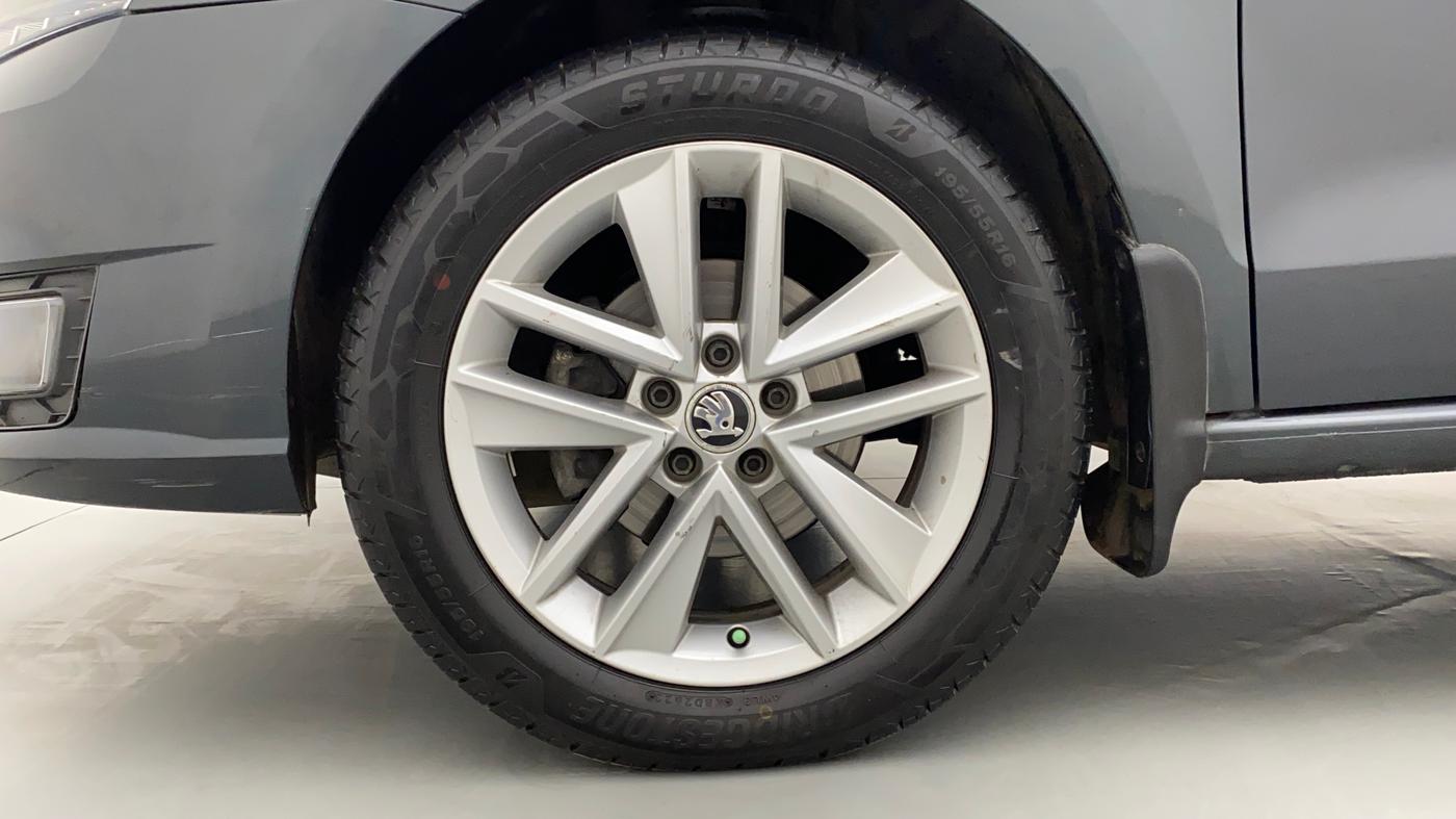 2017 Skoda Rapid STYLE 1.5 TDI AT, Diesel, Automatic, 94,742 km, Left Front Wheel