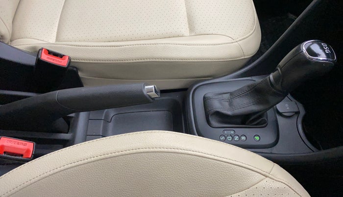 2017 Skoda Rapid STYLE 1.5 TDI AT, Diesel, Automatic, 94,742 km, Gear Lever