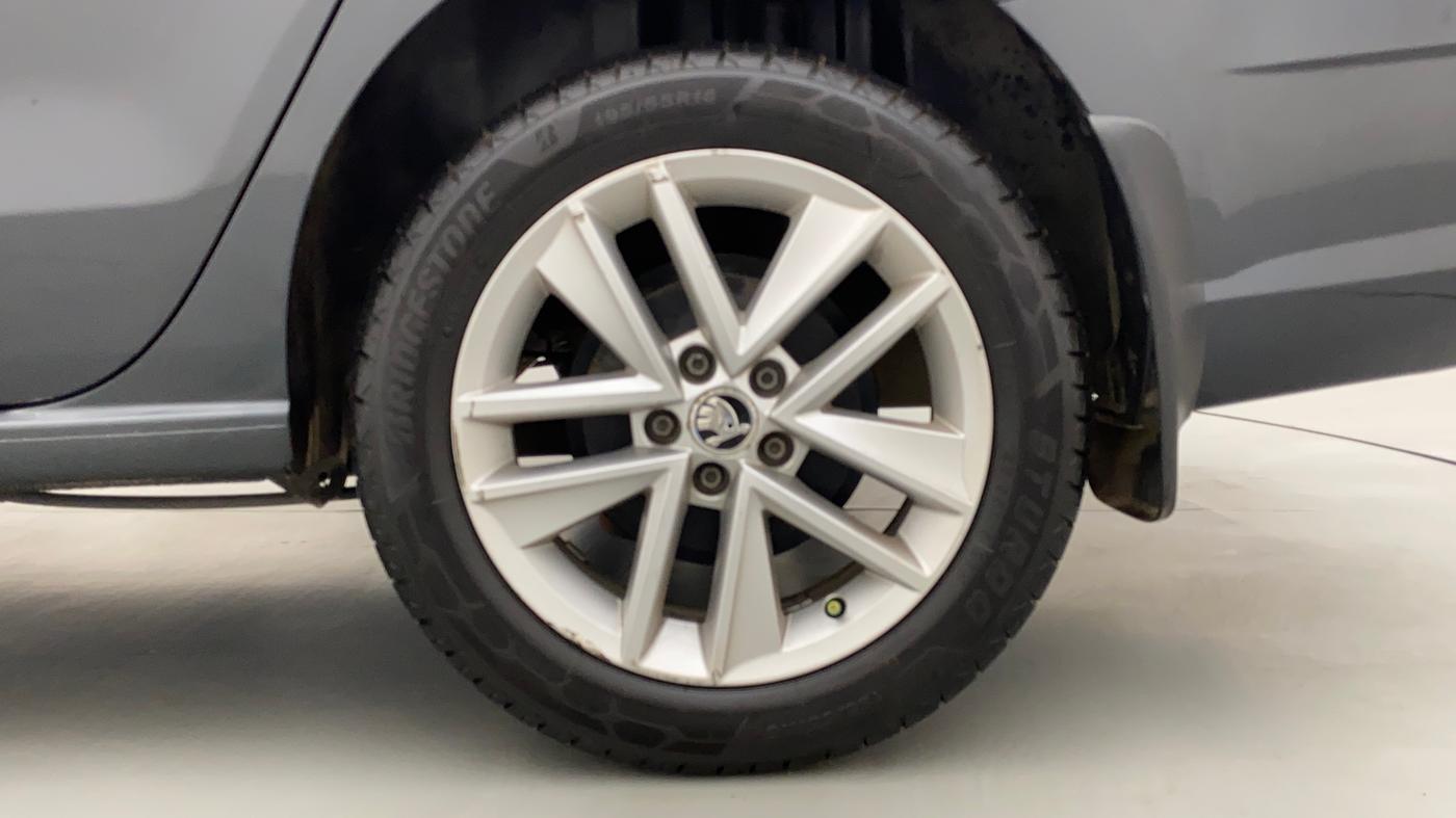2017 Skoda Rapid STYLE 1.5 TDI AT, Diesel, Automatic, 94,742 km, Left Rear Wheel