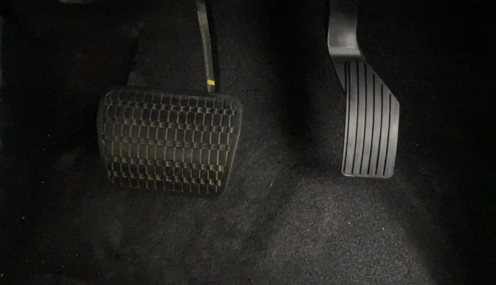 2025 Tata ALTROZ Creative S Petrol 5AMT, Petrol, Automatic, 185 km, Pedals