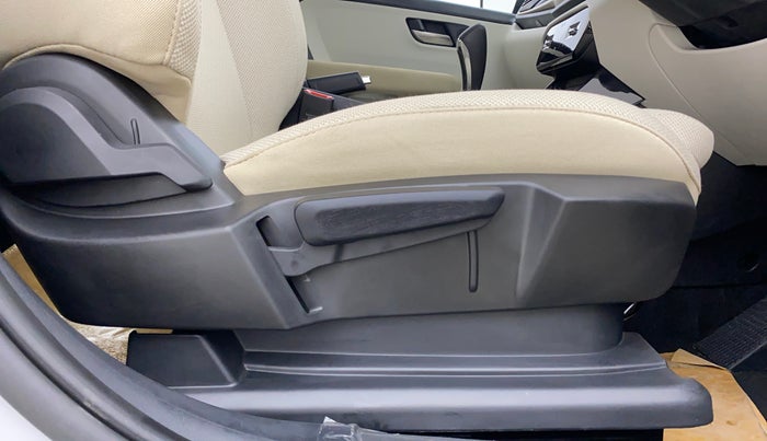 2025 Tata ALTROZ Creative S Petrol 5AMT, Petrol, Automatic, 185 km, Driver Side Adjustment Panel