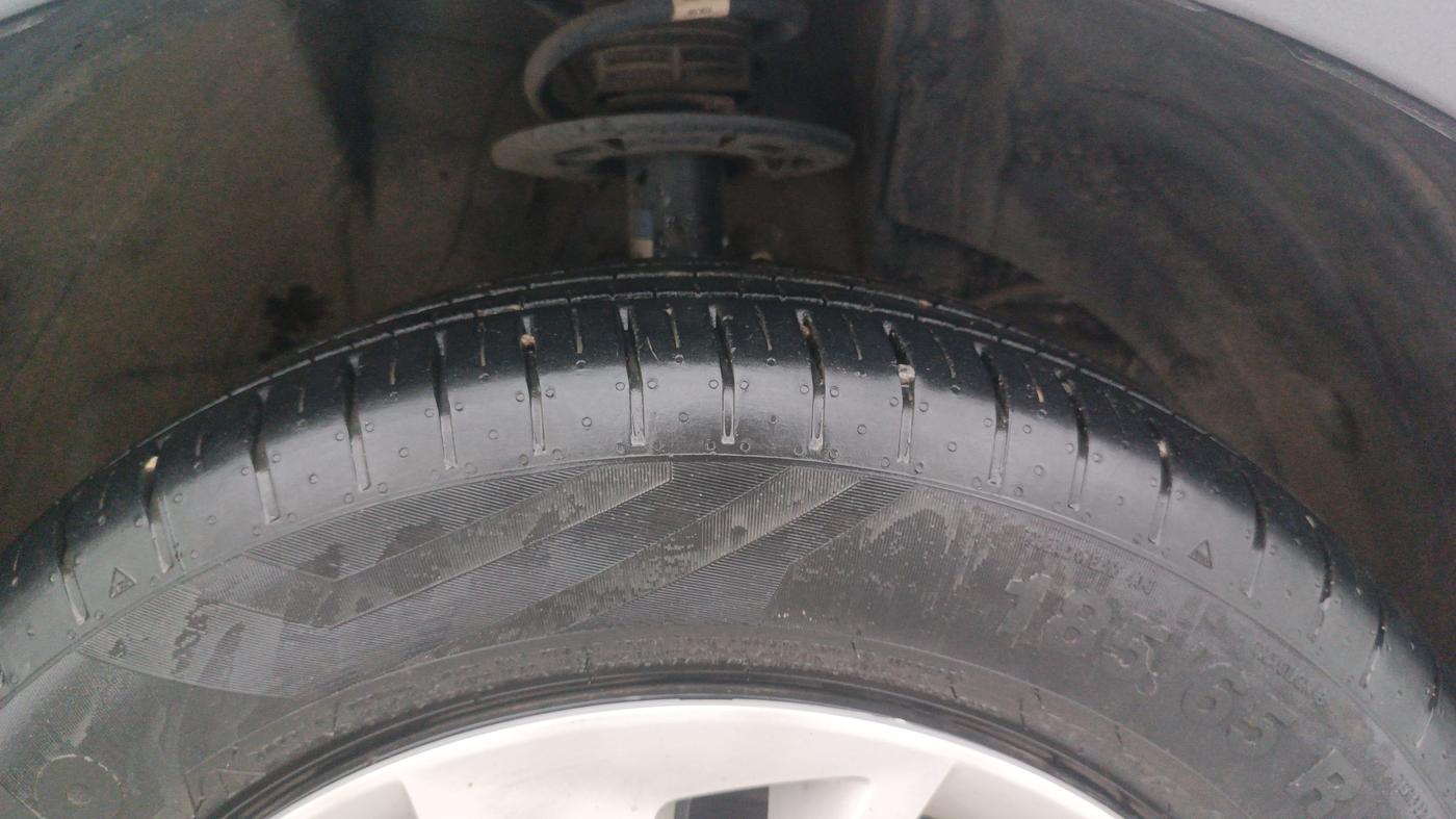 2024 Toyota Glanza S AMT, Petrol, Automatic, 5,579 km, Right Front Tyre Tread