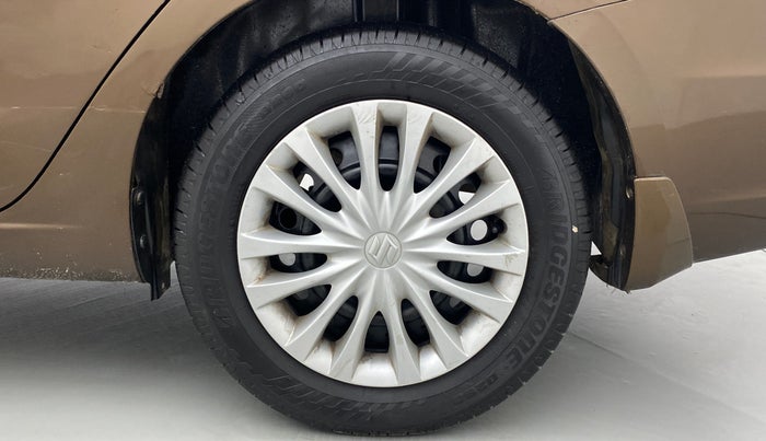 2016 Maruti Ciaz VXI+, CNG, Manual, 1,13,861 km, Left Rear Wheel