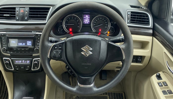 2016 Maruti Ciaz VXI+, CNG, Manual, 1,13,861 km, Steering Wheel Close Up